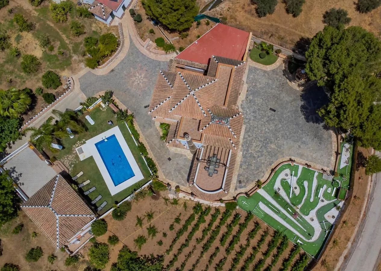 Cubo'S Villa Fina & Minigolf Included Malaga