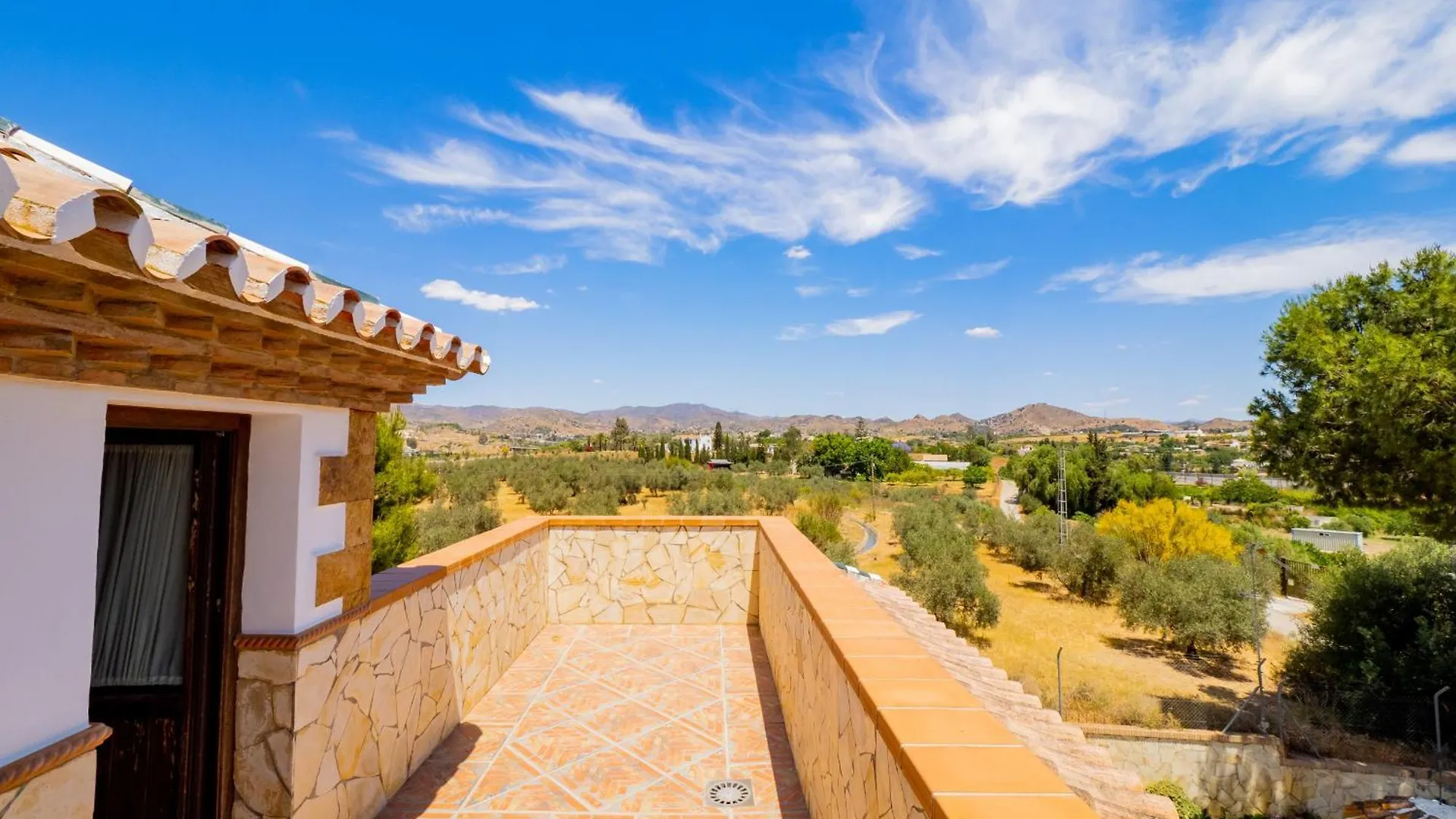 Cubo'S Villa Fina & Minigolf Included Malaga