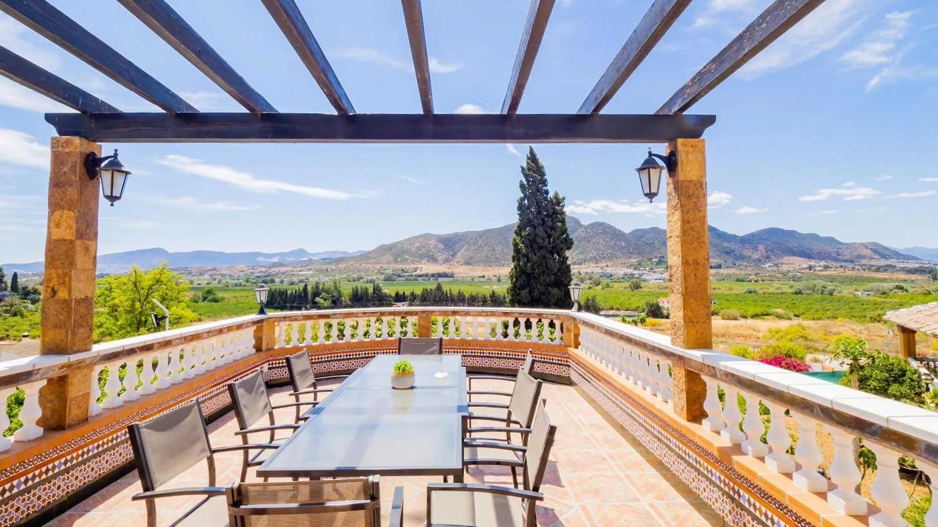 Cubo'S Villa Fina & Minigolf Included Malaga Spain