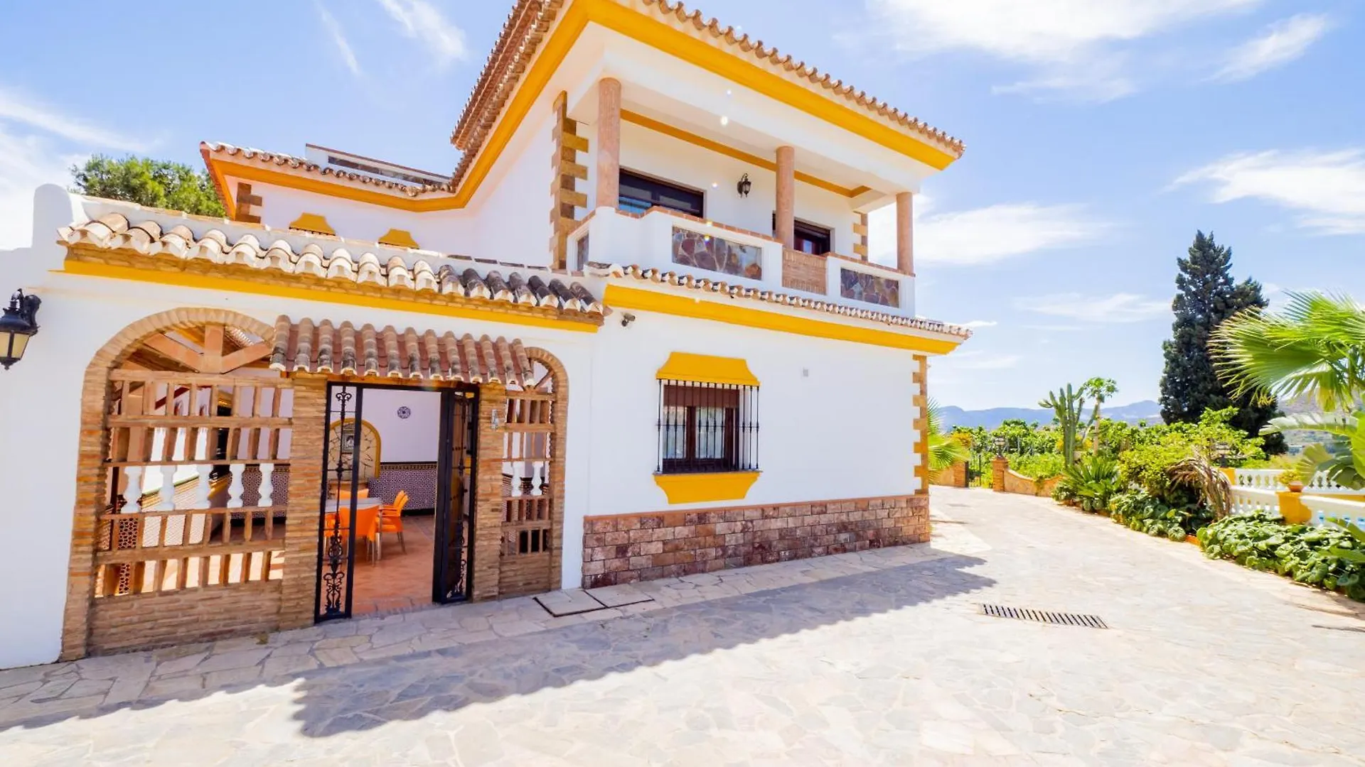 Cubo'S Villa Fina & Minigolf Included Malaga