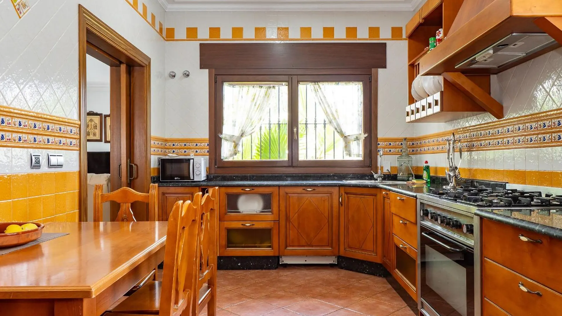 Cubo'S Villa Fina & Minigolf Included Malaga Spain