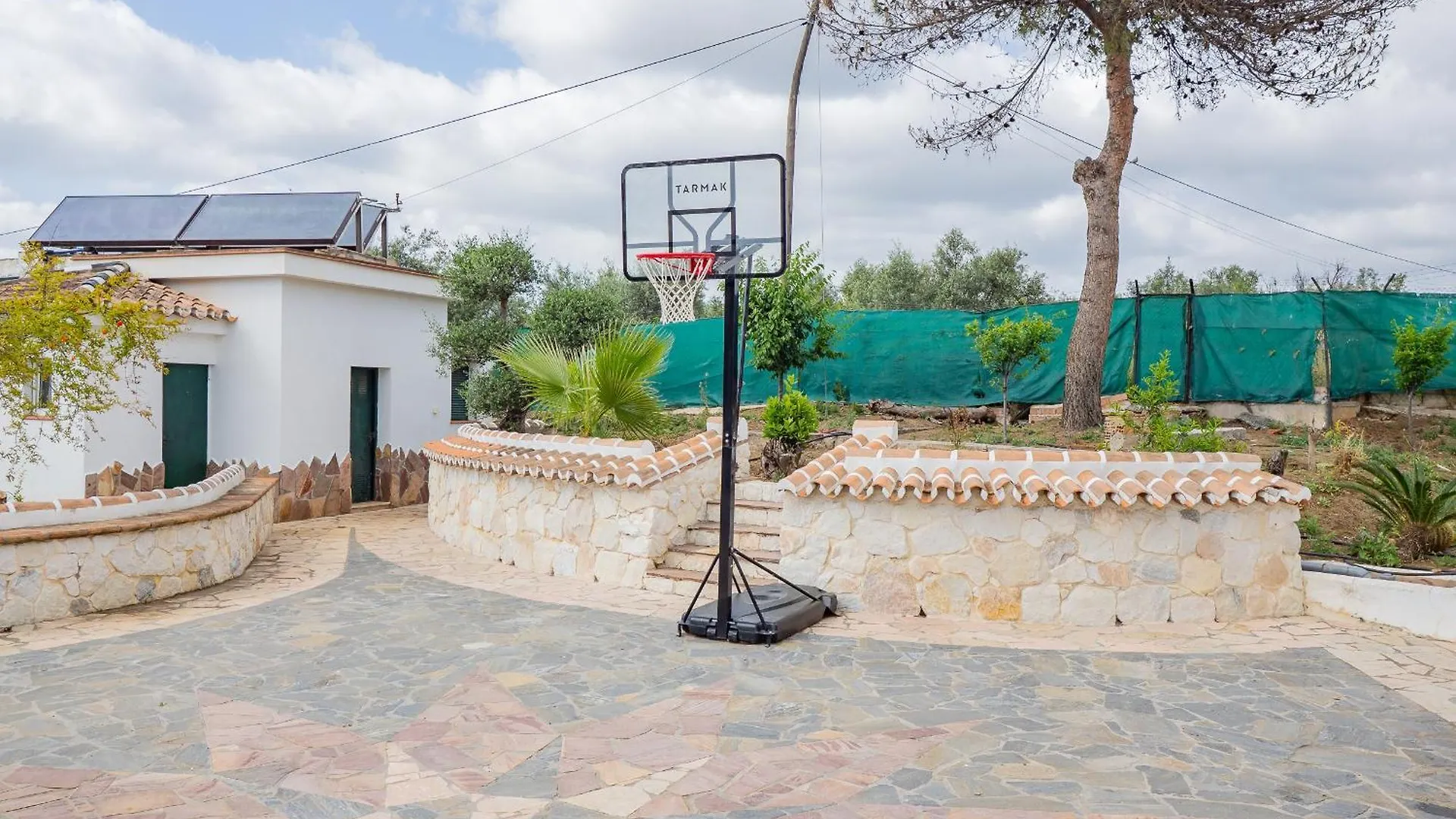 Cubo'S Villa Fina & Minigolf Included Malaga