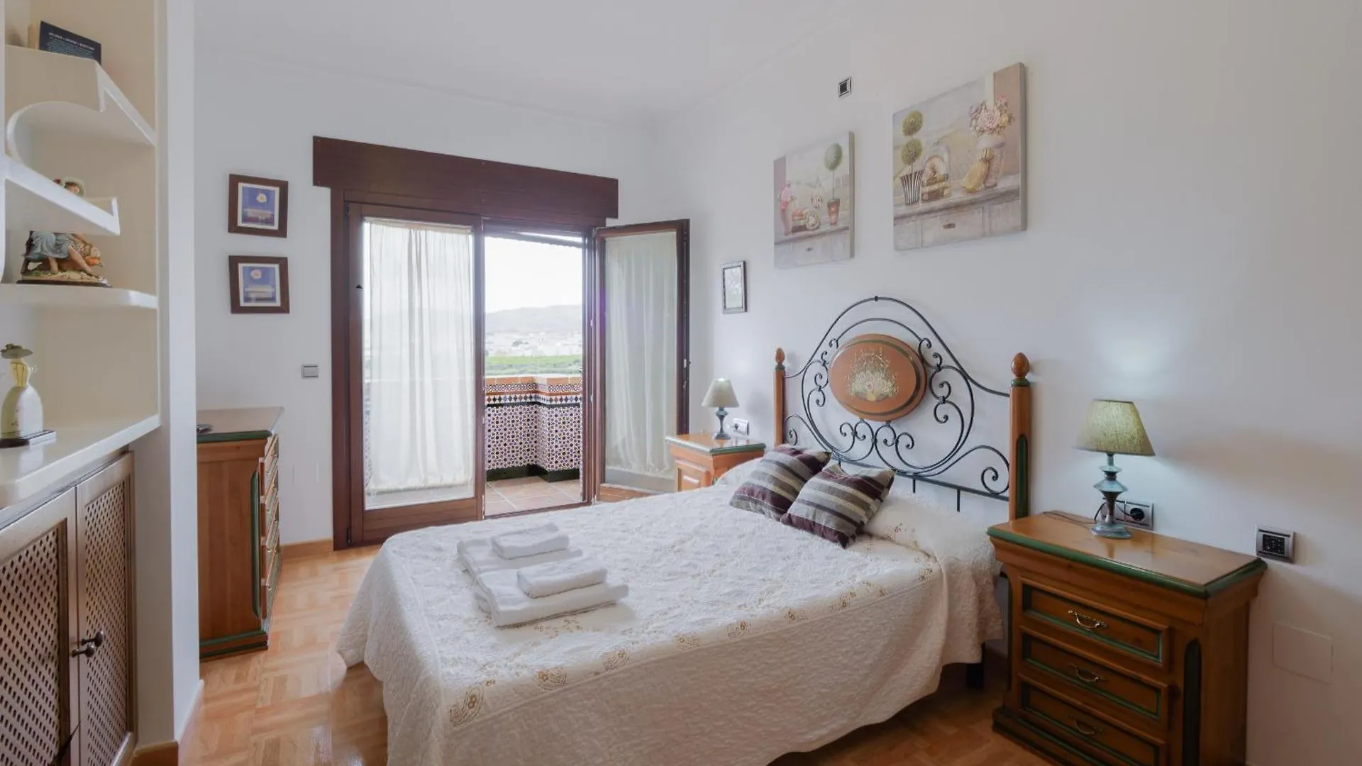 Cubo'S Villa Fina & Minigolf Included Malaga Spain