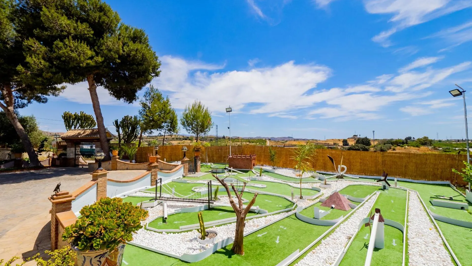 Cubo'S Villa Fina & Minigolf Included Malaga 0*,
