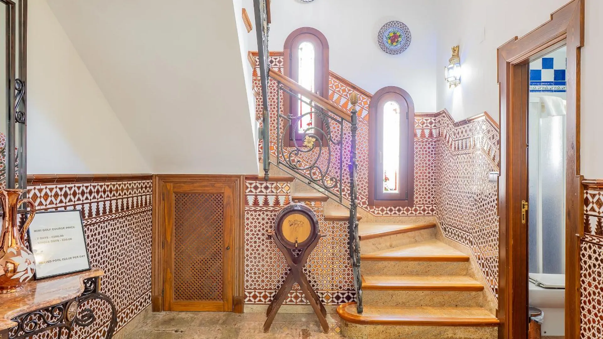Cubo'S Villa Fina & Minigolf Included Malaga Spain
